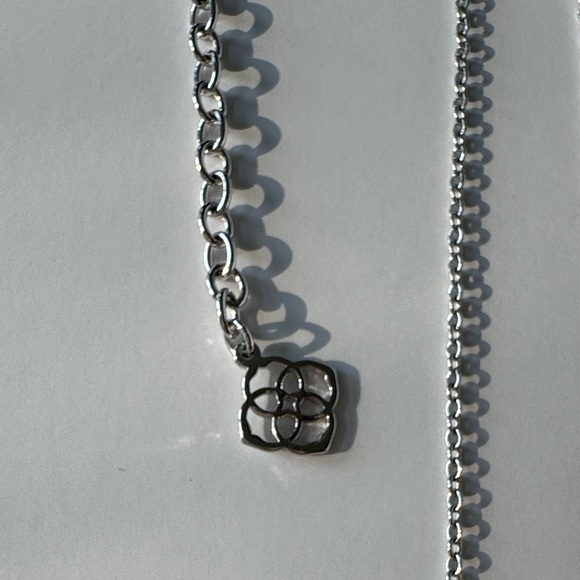 Kendra Scott Silver Pendant Necklace in Platinum Drusy - Picture 7 of 16